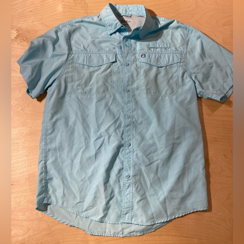 The American Outdoorsman Men's Light Blue Short Sleeve Shirt Medium (NB)